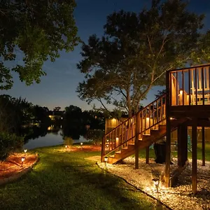 Holiday home Lakefront Retreat Near Tybee With King Bed And Free Parking, Savannah